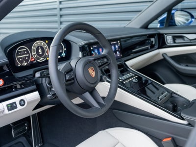 2026 Porsche Panamera 4