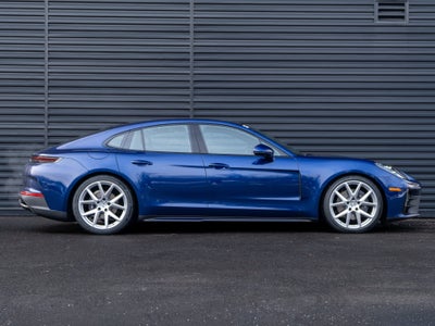2026 Porsche Panamera 4