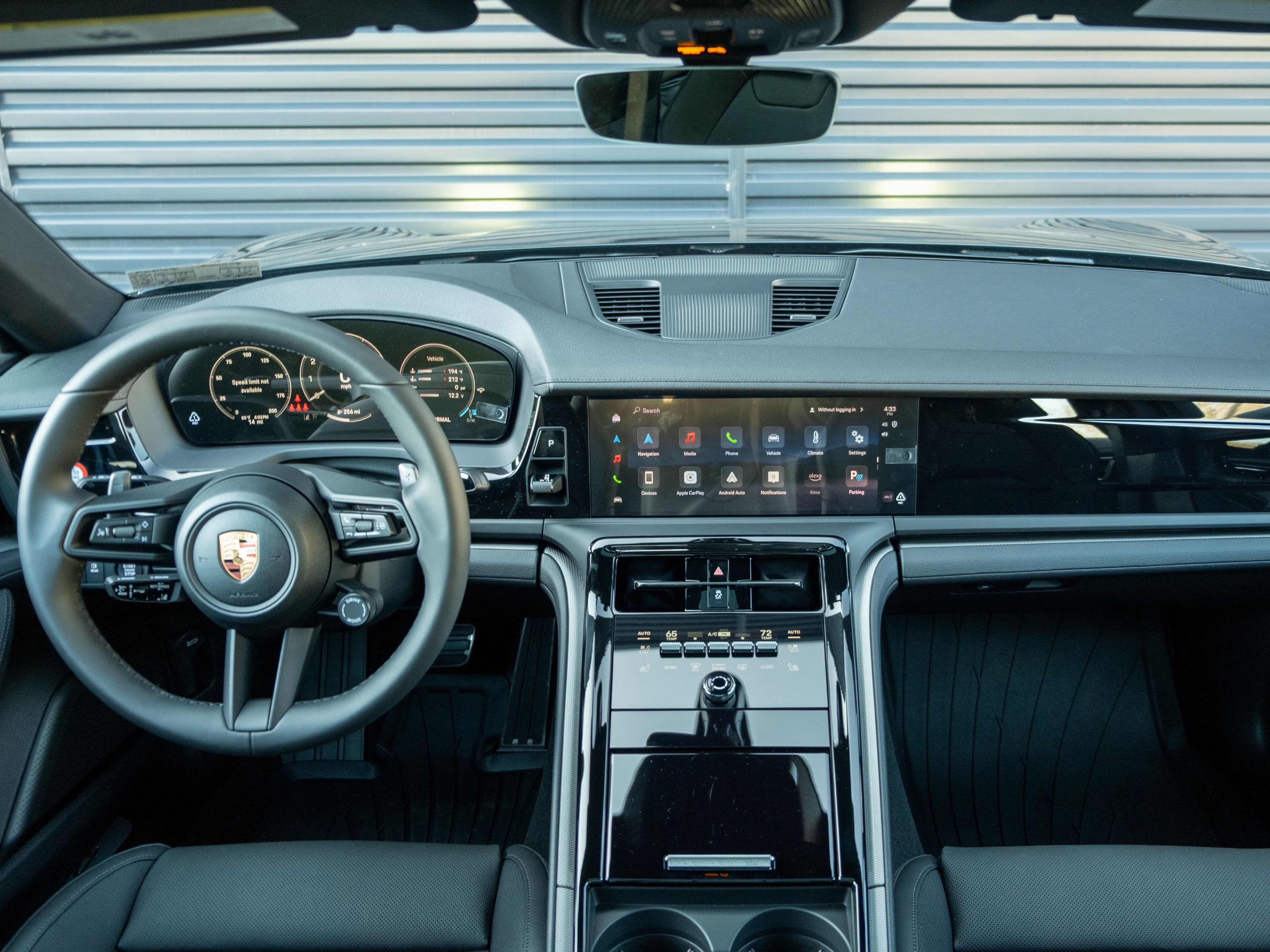 2026 Porsche Panamera 4