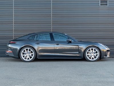 2026 Porsche Panamera 4