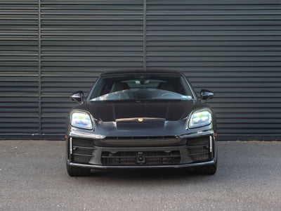 2024 Porsche Panamera 4
