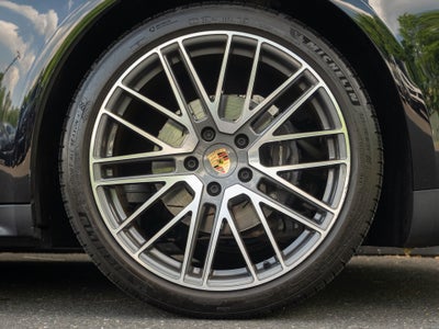 2024 Porsche Panamera 4