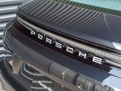 2024 Porsche Panamera 4