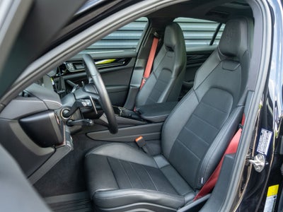 2024 Porsche Panamera 4