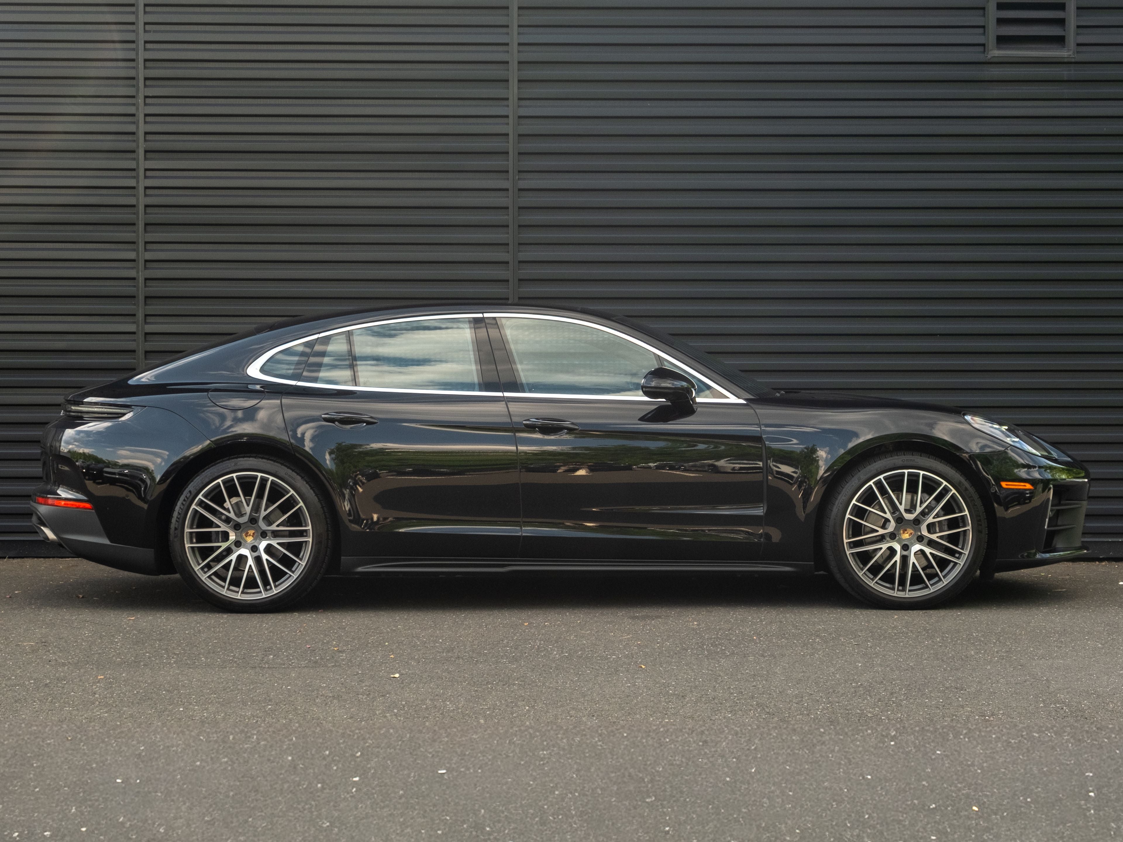 2024 Porsche Panamera 4