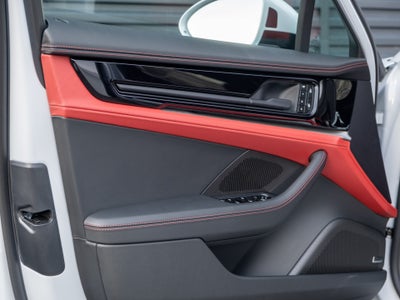 2026 Porsche Panamera 4