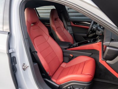 2026 Porsche Panamera 4