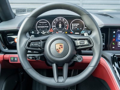 2026 Porsche Panamera 4