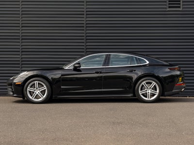 2025 Porsche Panamera 4