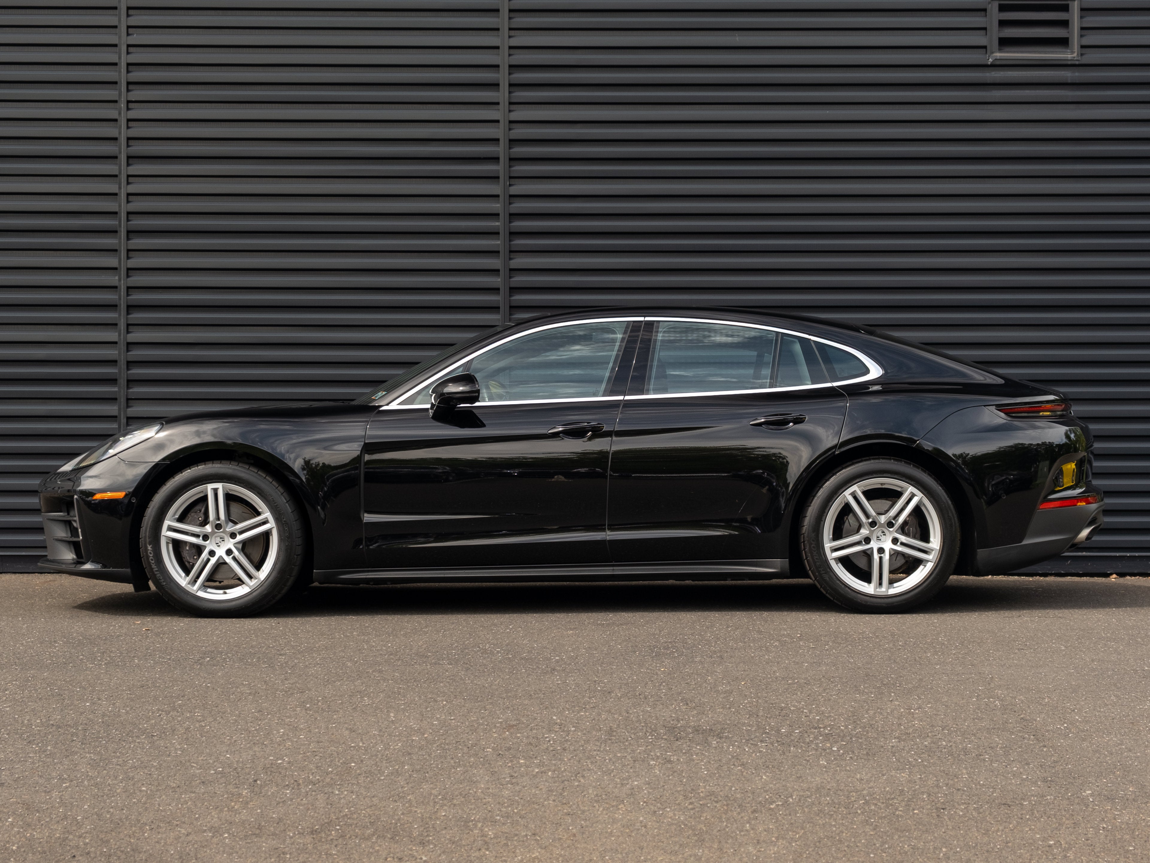 2025 Porsche Panamera 4