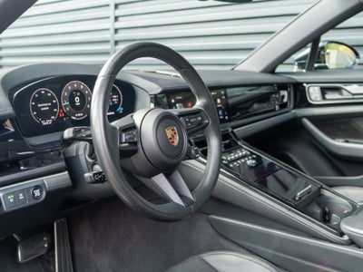 2025 Porsche Panamera 4