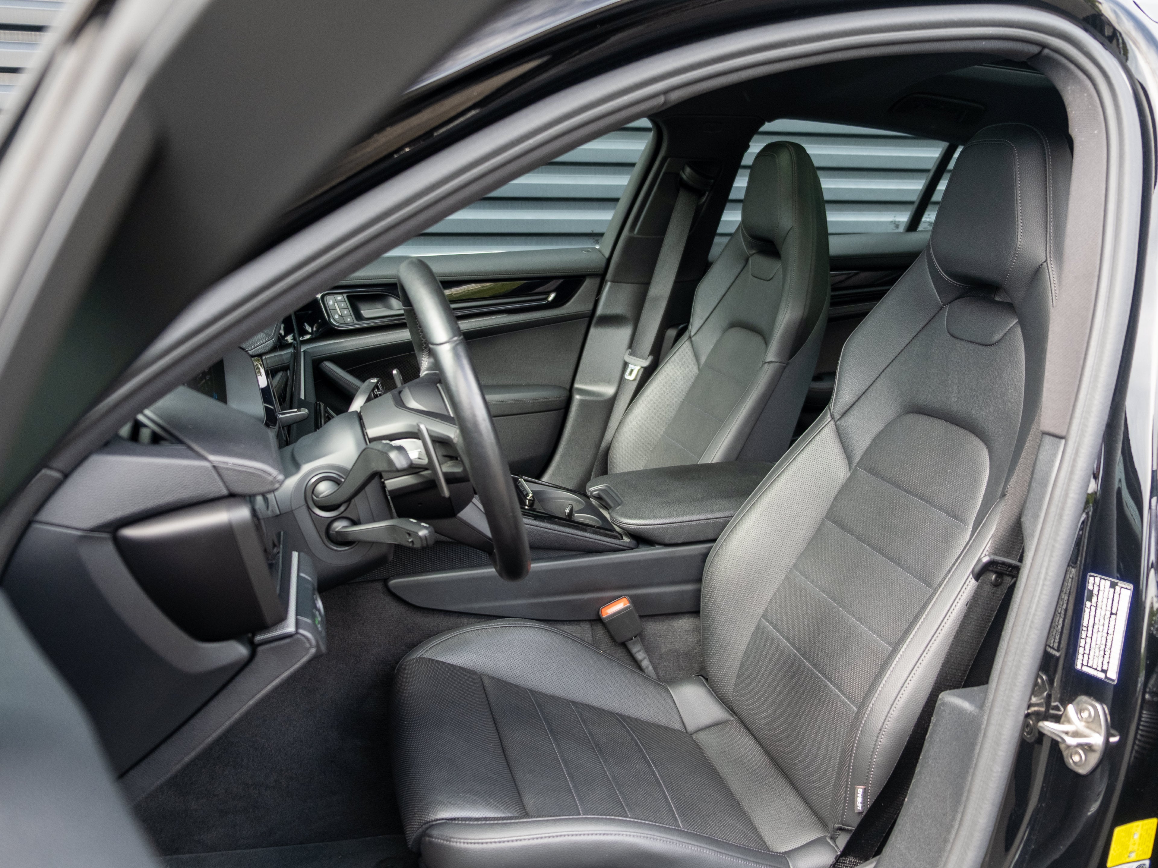 2025 Porsche Panamera 4