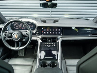 2025 Porsche Panamera 4