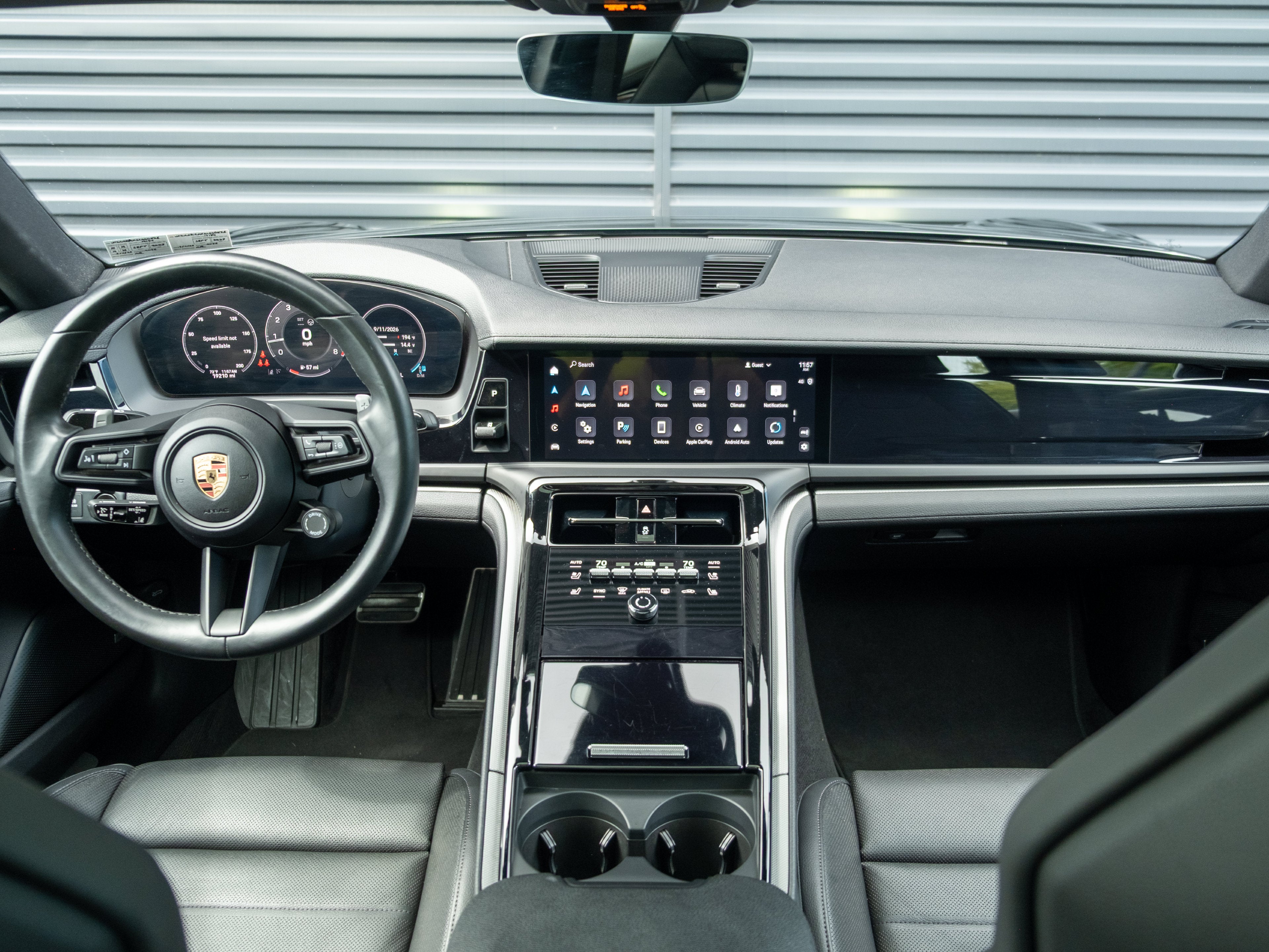 2025 Porsche Panamera 4