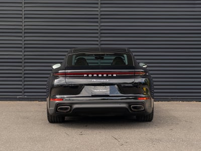 2025 Porsche Panamera 4