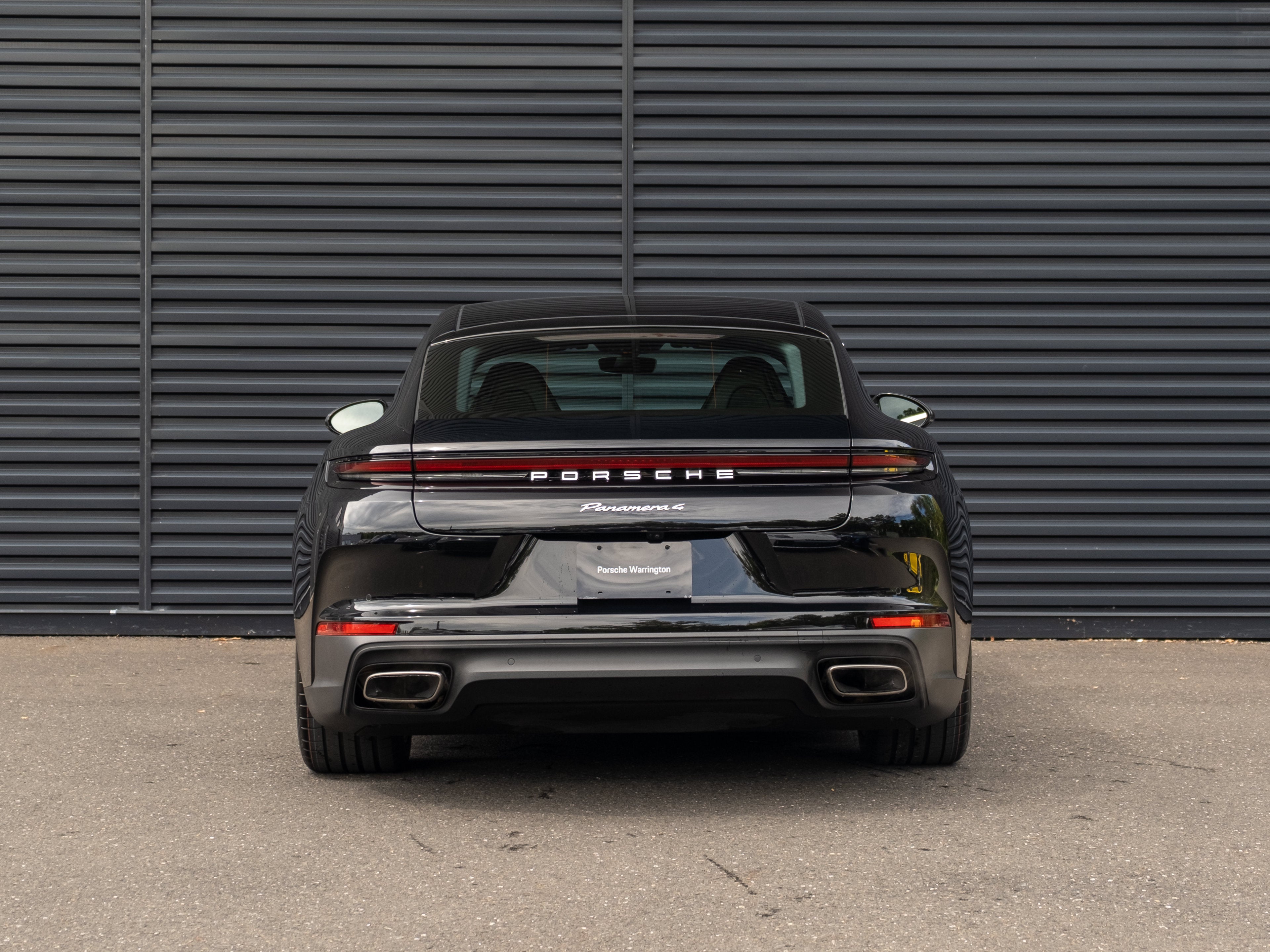 2025 Porsche Panamera 4