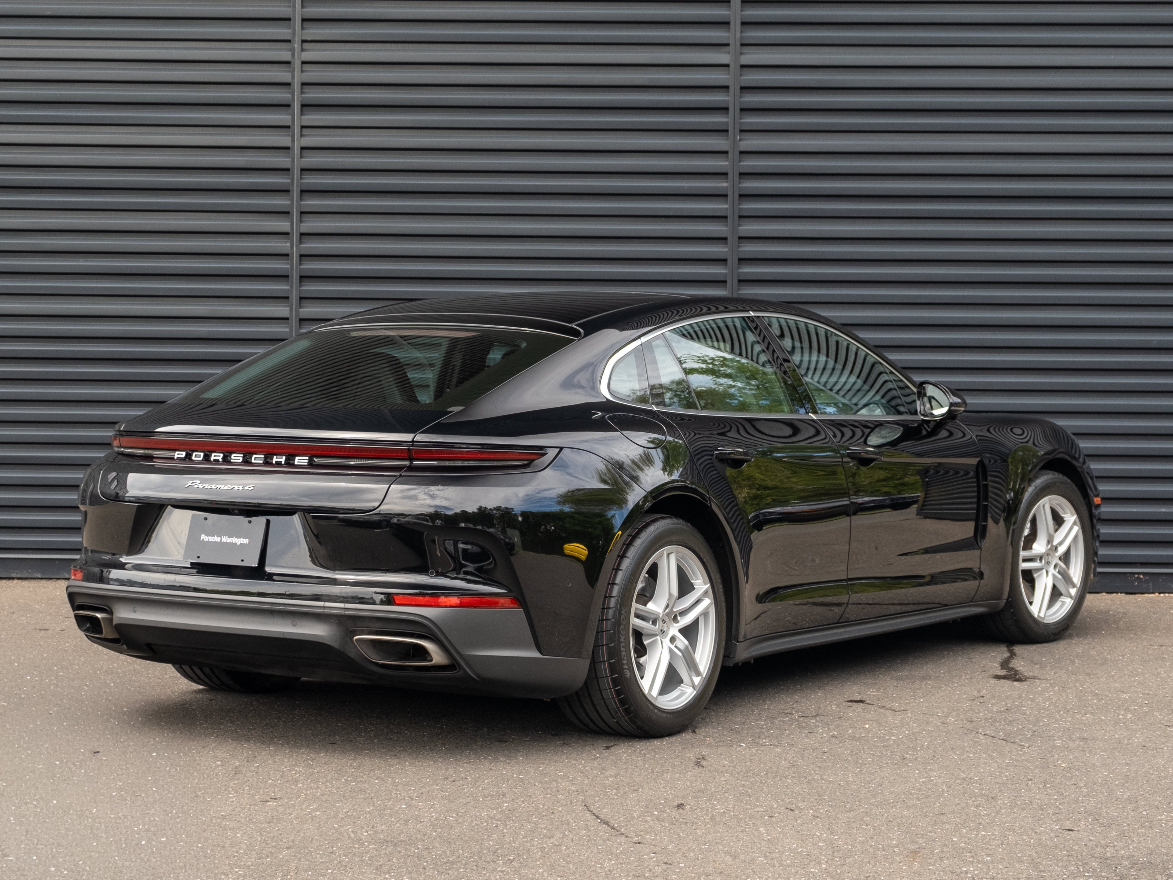 2025 Porsche Panamera 4