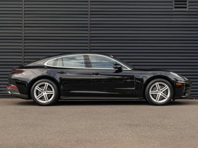 2025 Porsche Panamera 4