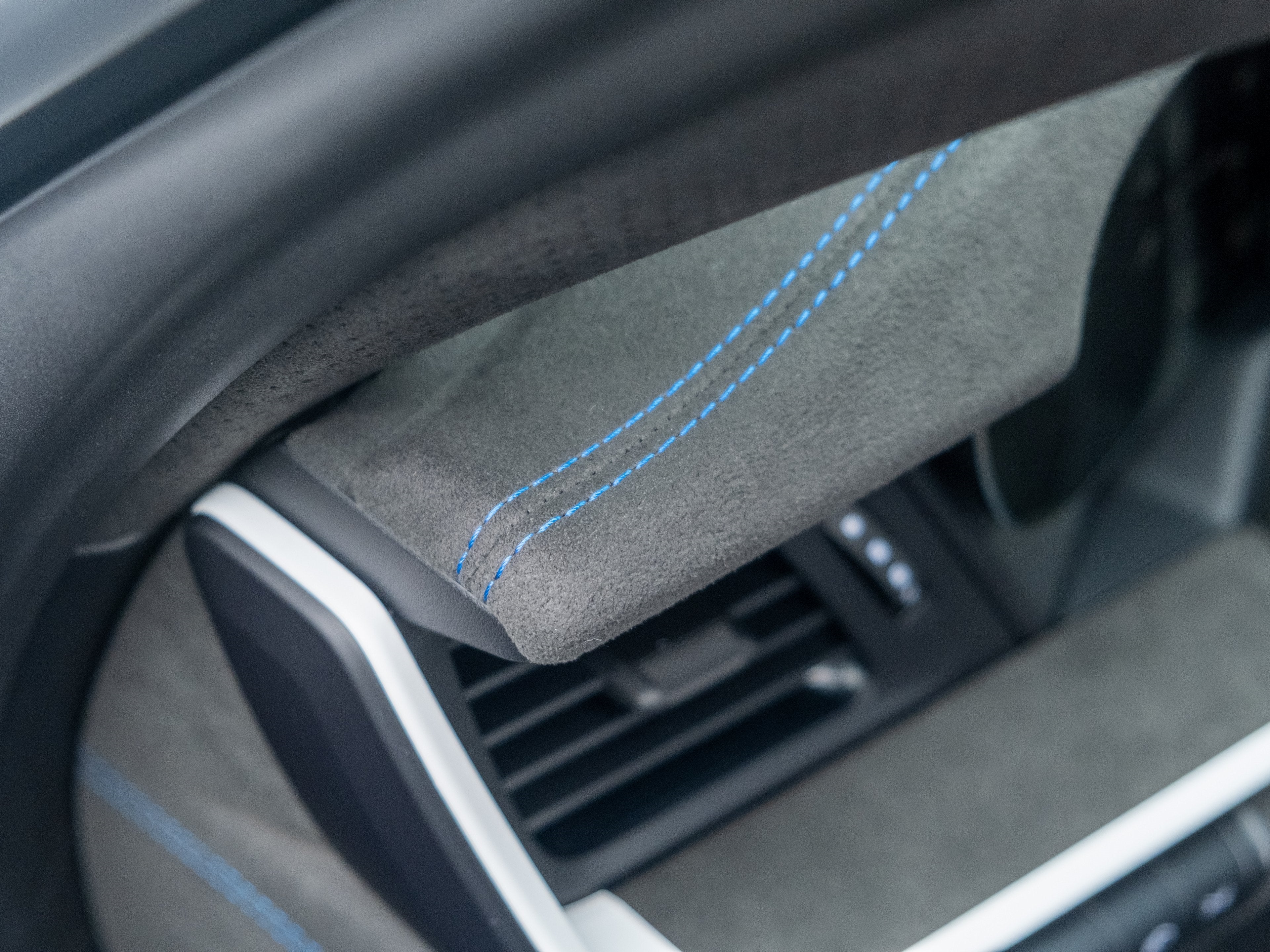 2024 Porsche 911 Dakar