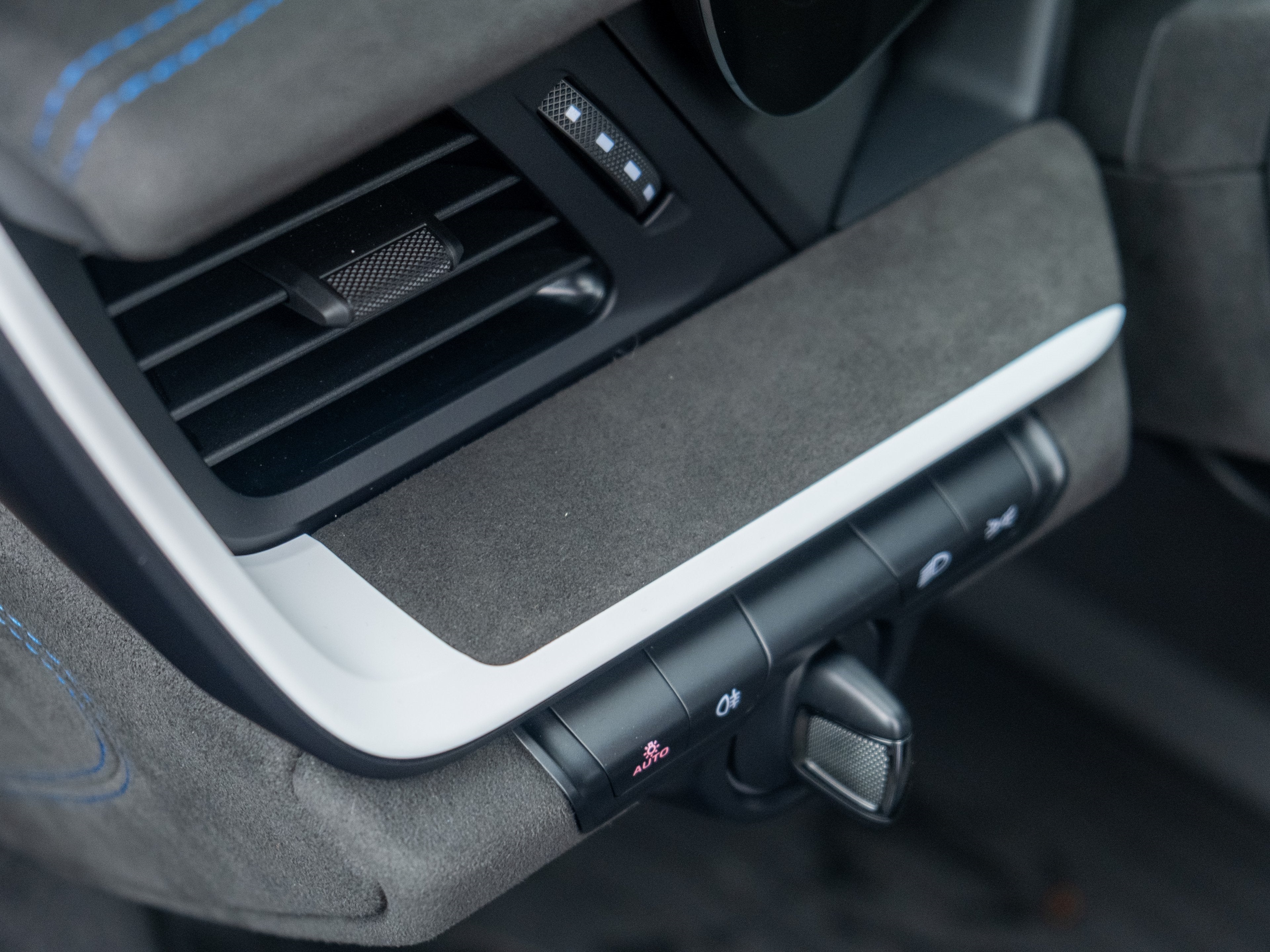 2024 Porsche 911 Dakar