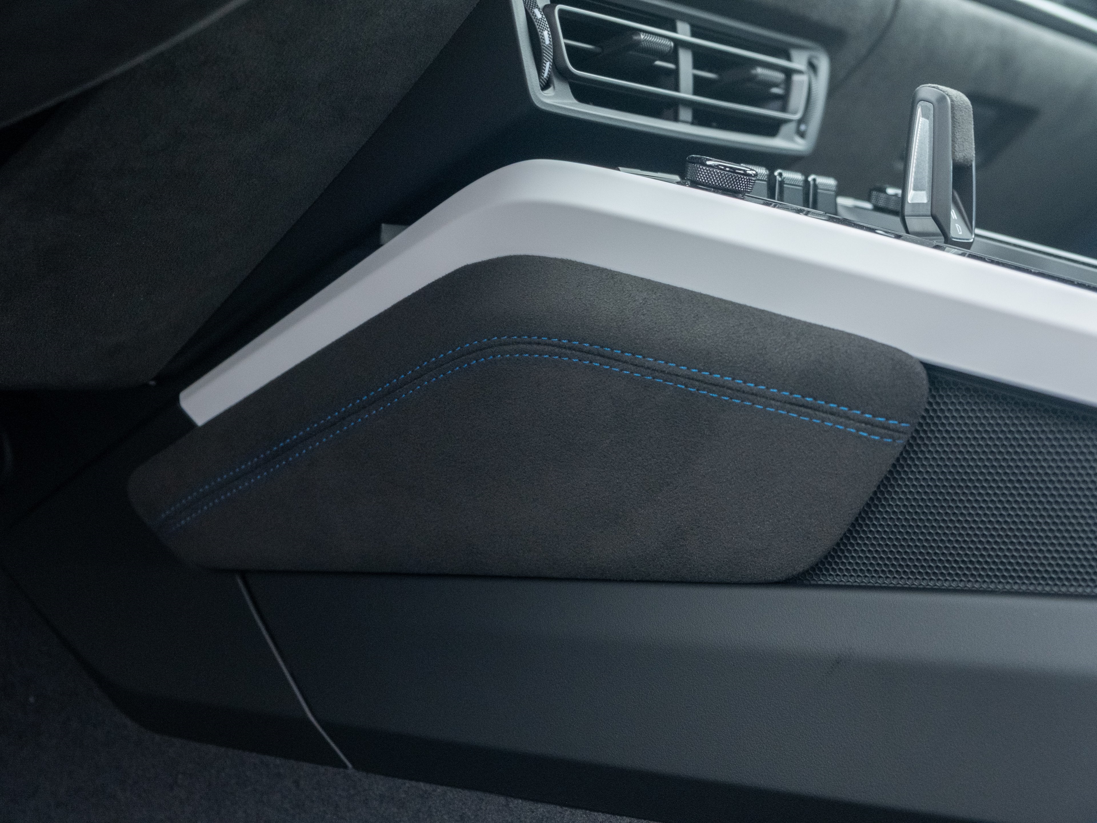 2024 Porsche 911 Dakar