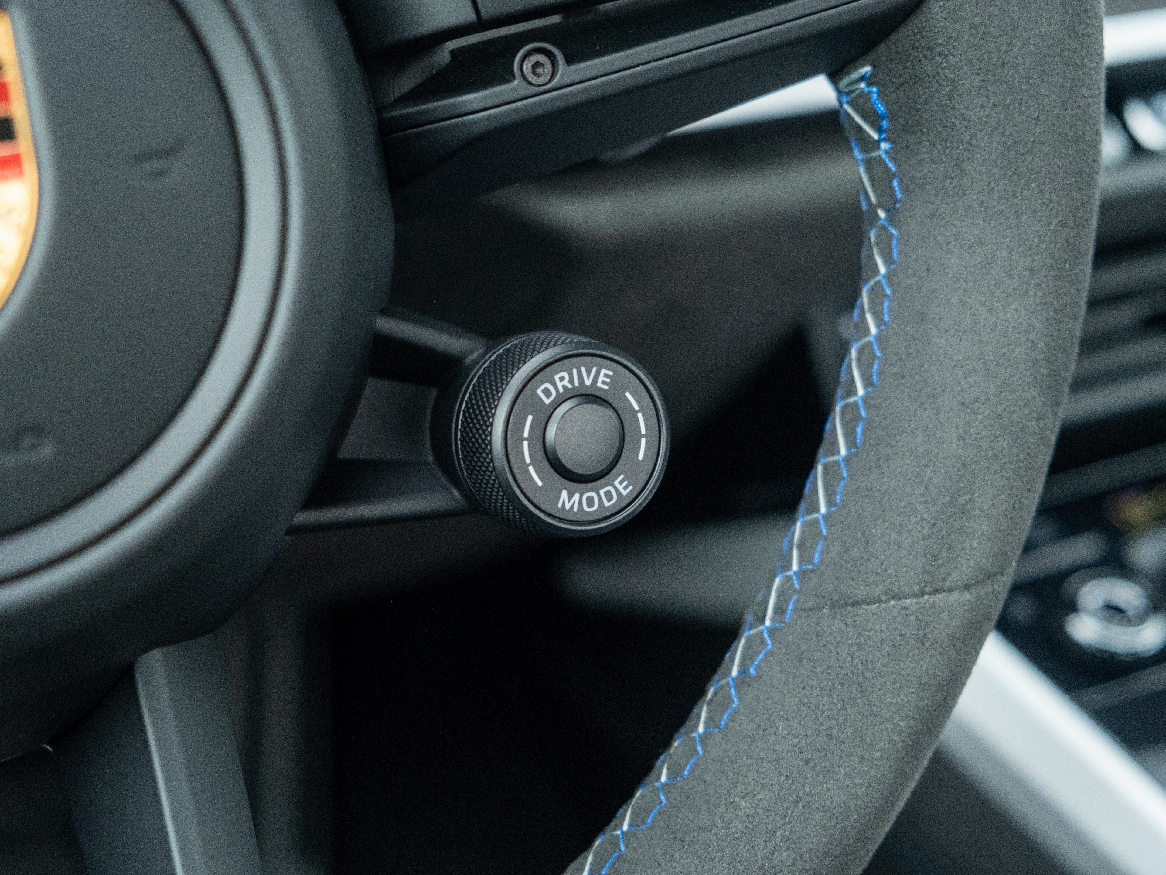 2024 Porsche 911 Dakar