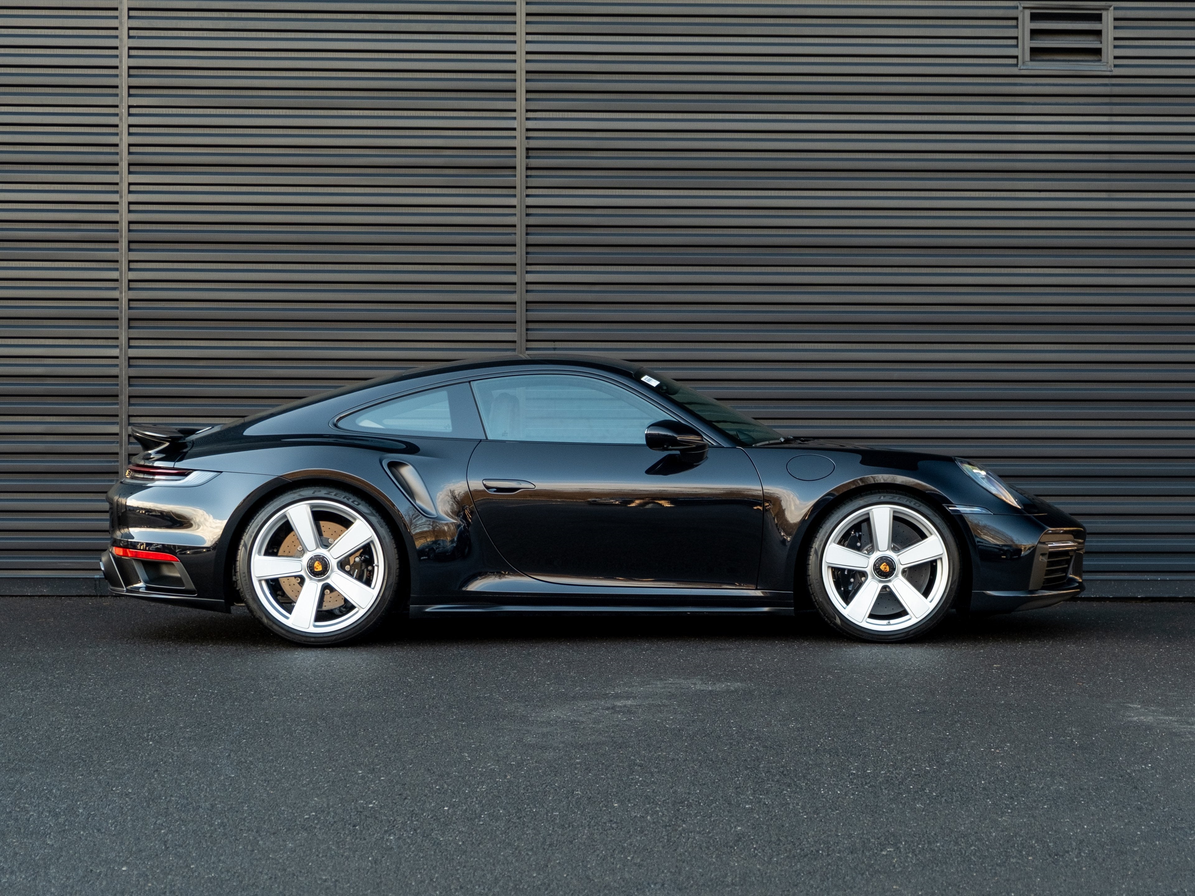 2025 Porsche 911 Turbo