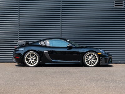 2024 Porsche 718 Cayman GT4 RS