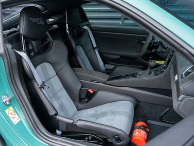 2024 Porsche 718 Cayman GT4 RS