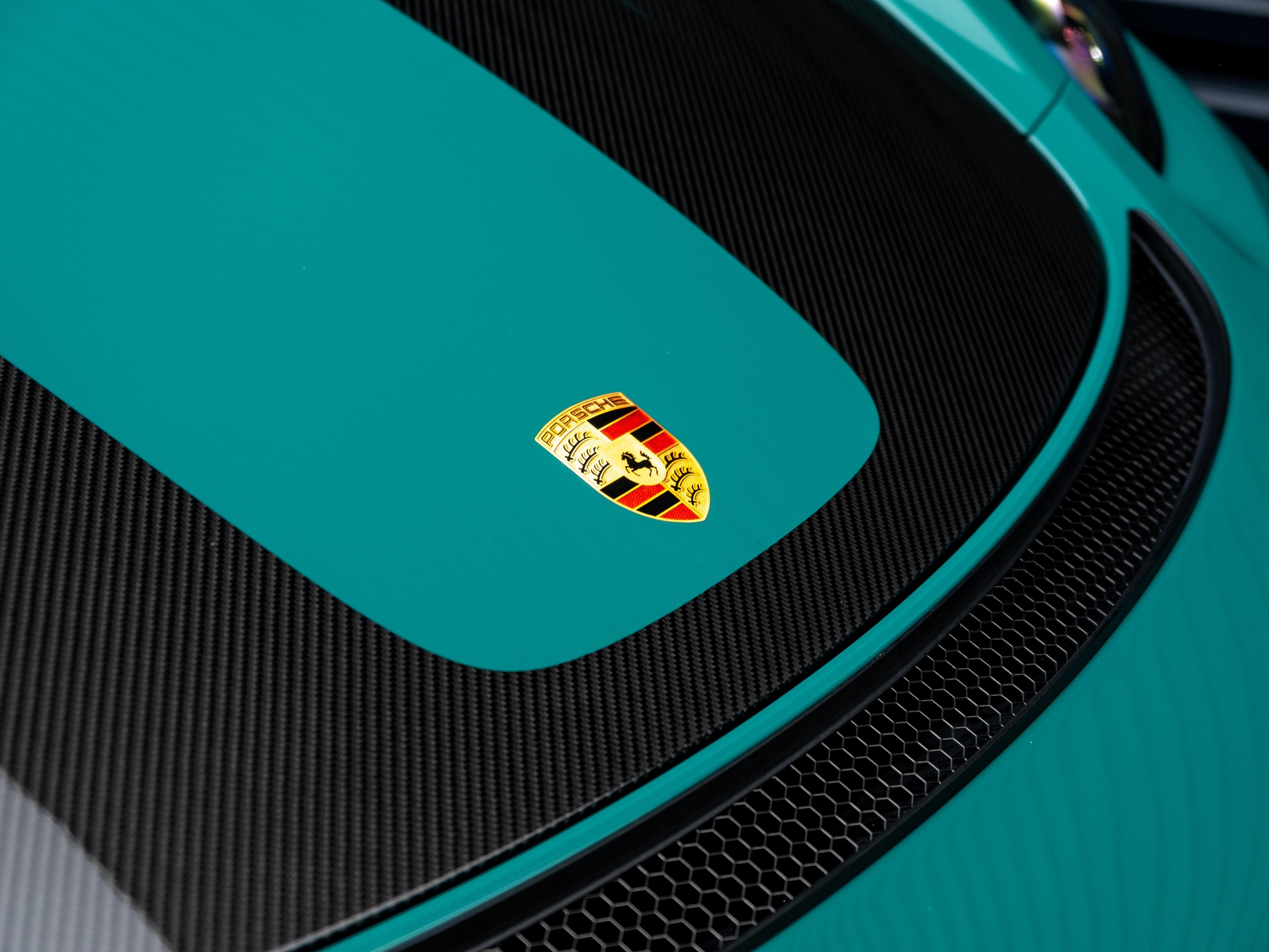 2024 Porsche 718 Cayman GT4 RS