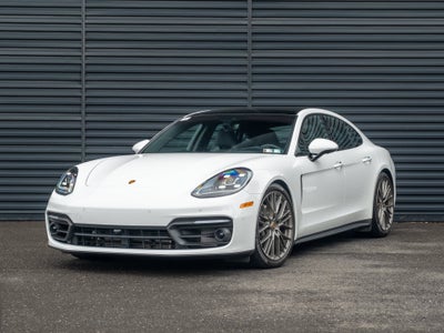 2023 Porsche Panamera 4 Platinum Edition