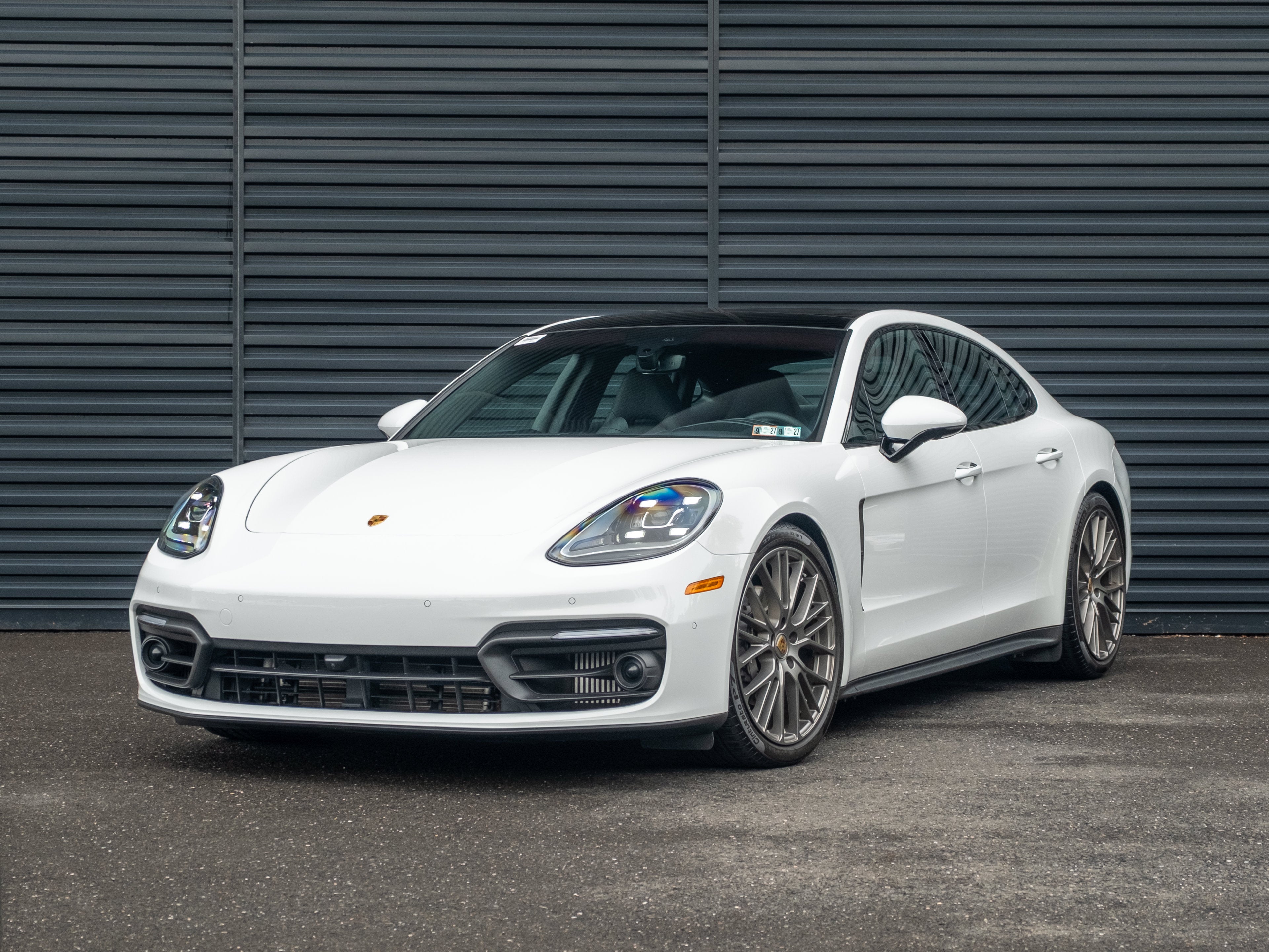 2023 Porsche Panamera 4 Platinum Edition