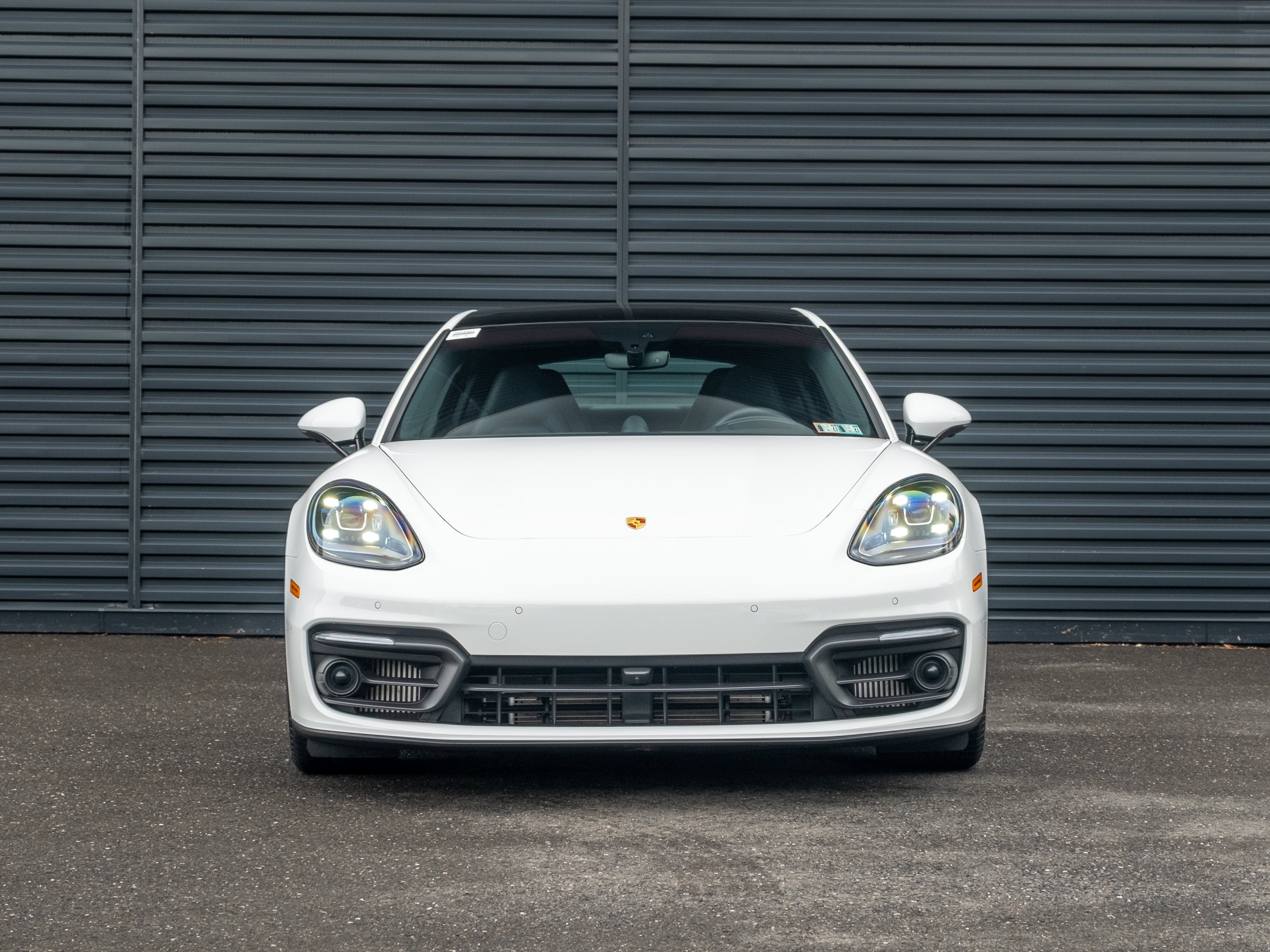 2023 Porsche Panamera 4 Platinum Edition