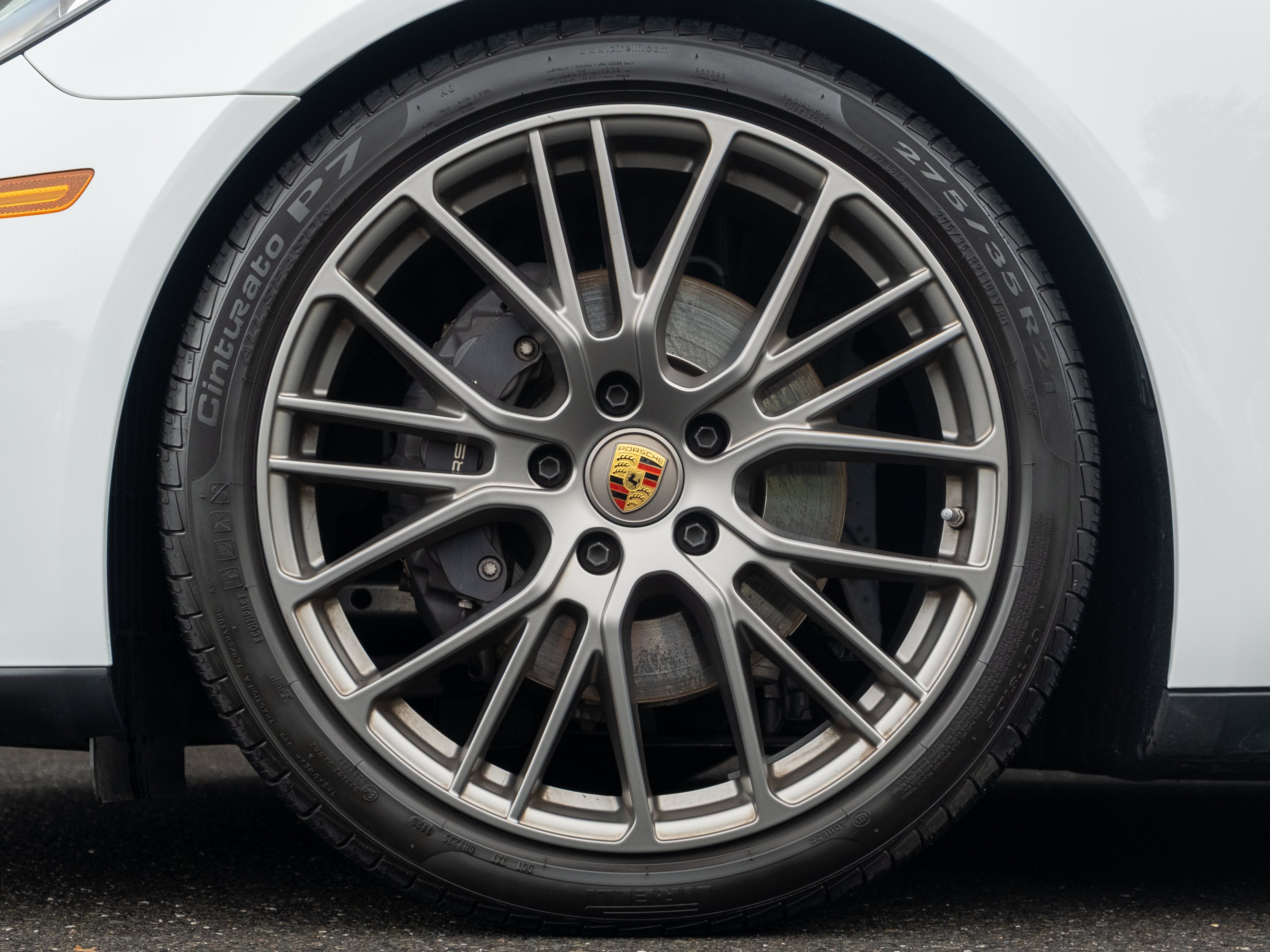 2023 Porsche Panamera 4 Platinum Edition