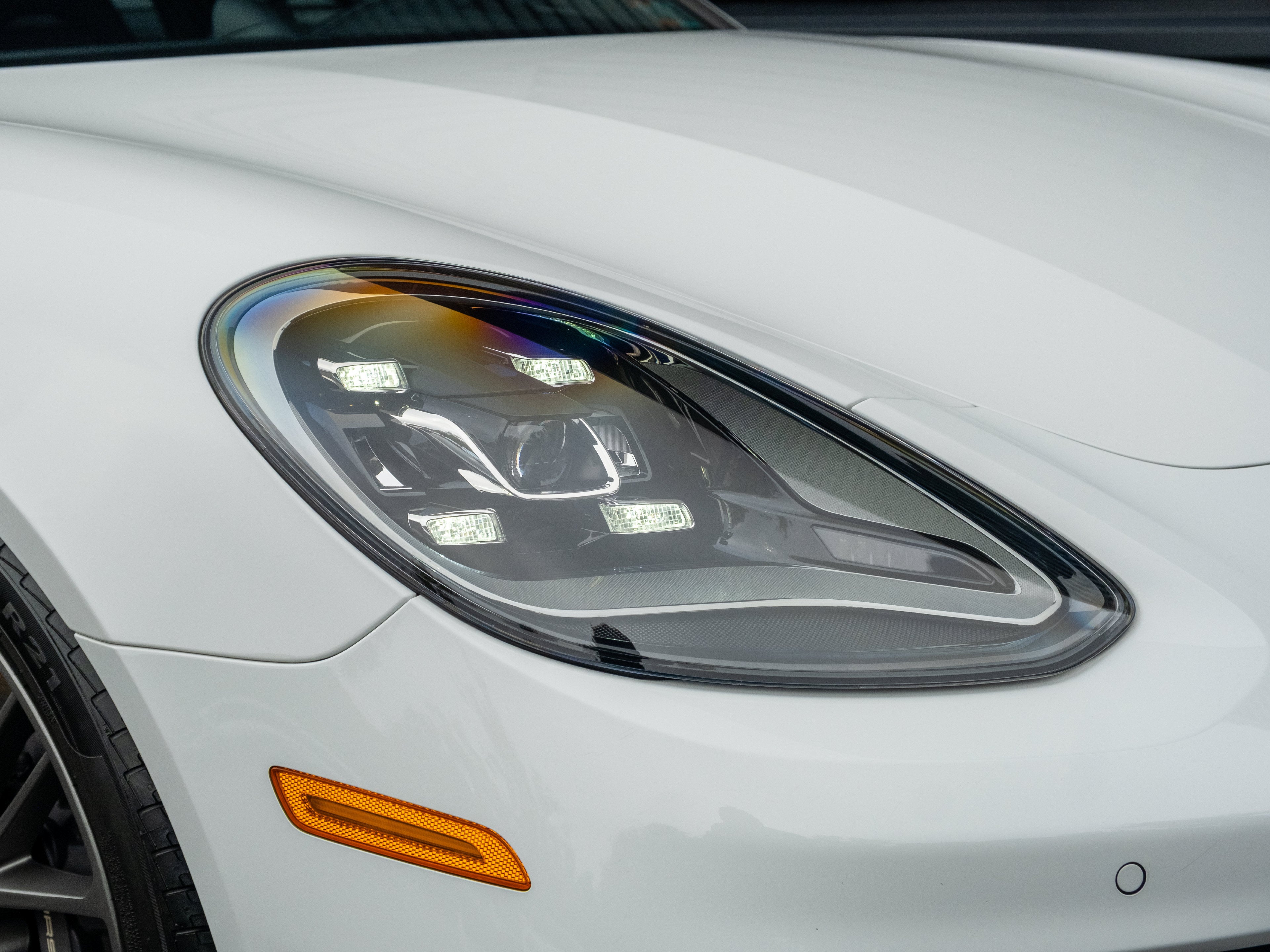2023 Porsche Panamera 4 Platinum Edition