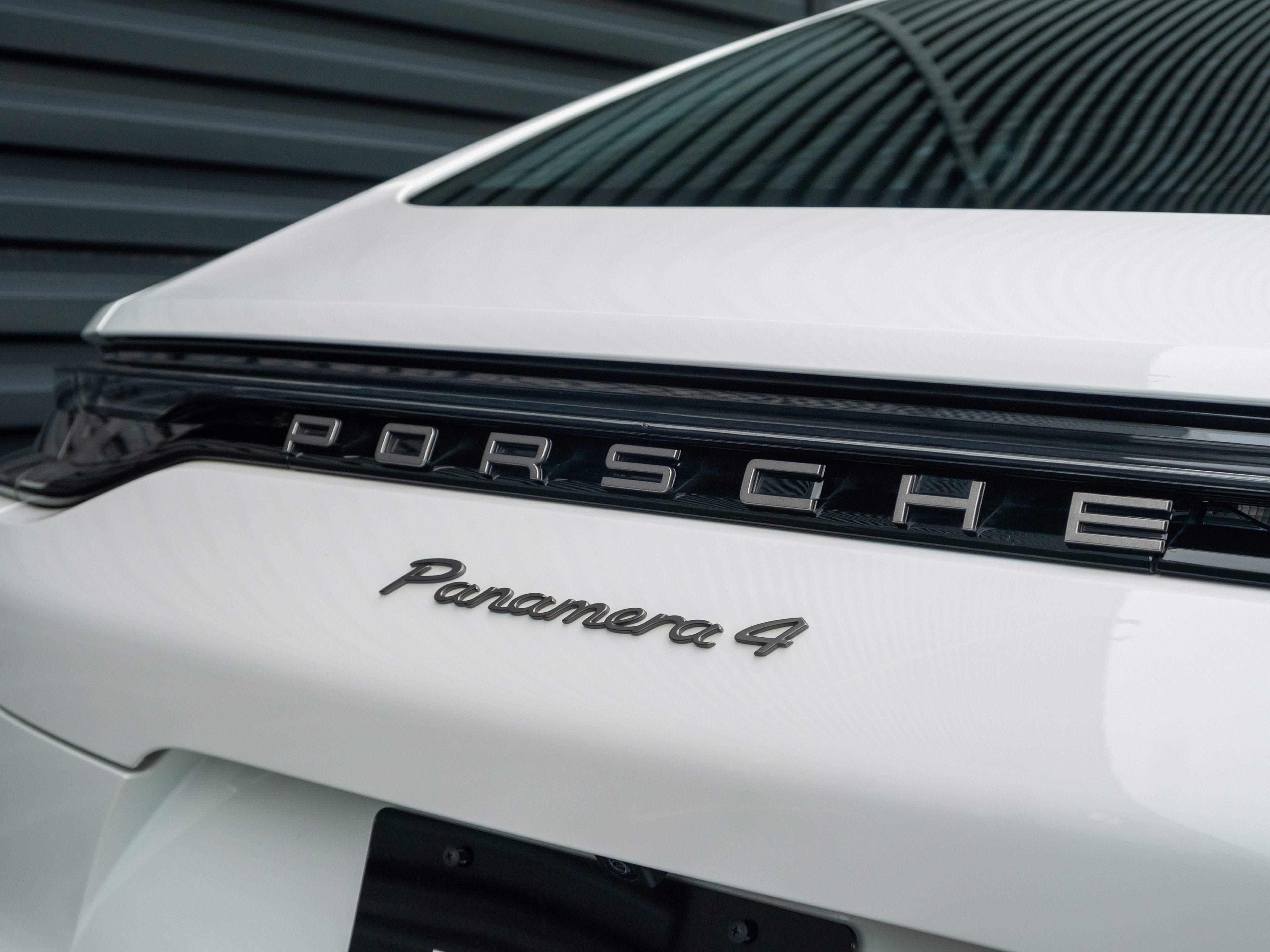 2023 Porsche Panamera 4 Platinum Edition
