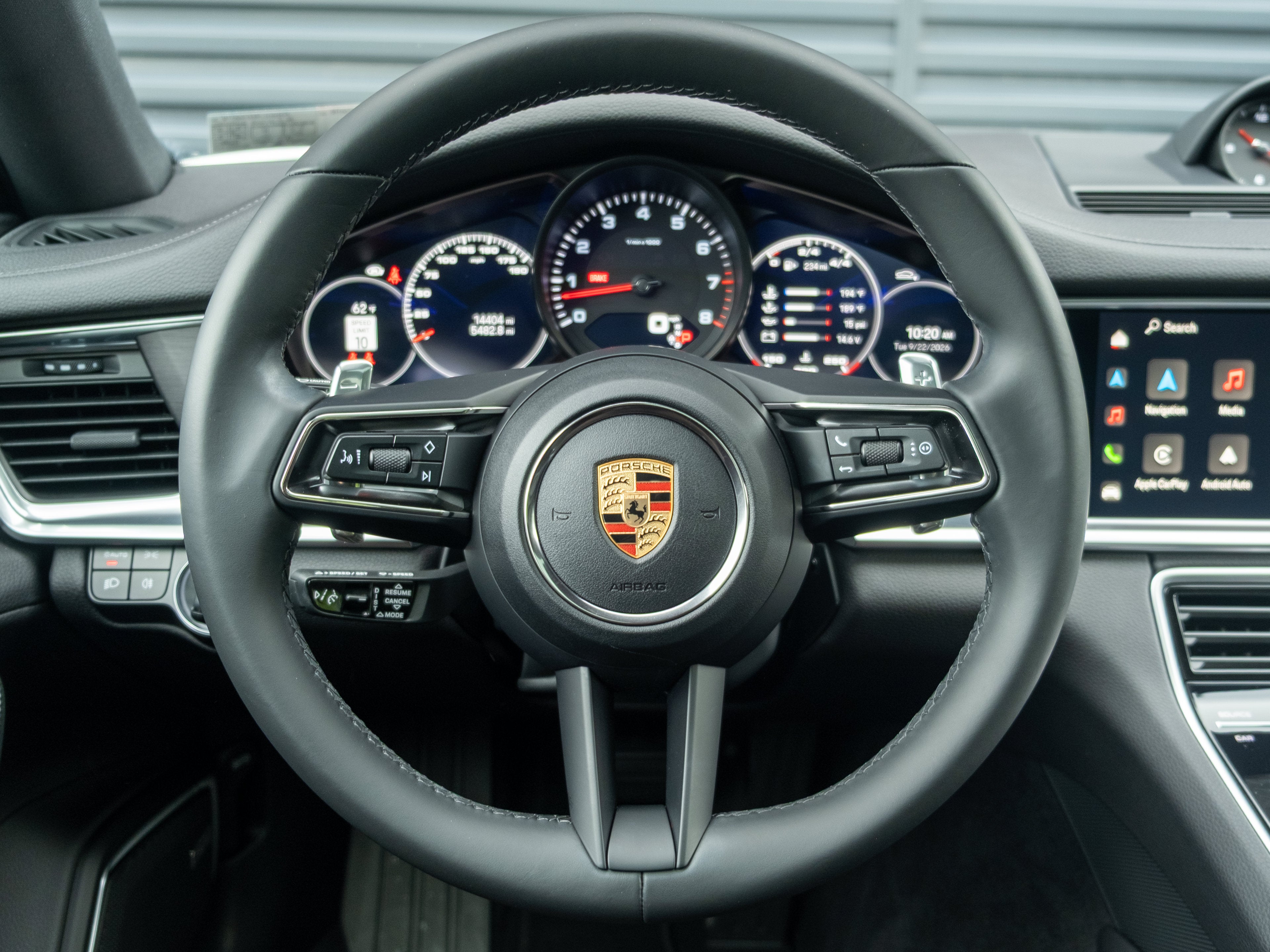 2023 Porsche Panamera 4 Platinum Edition