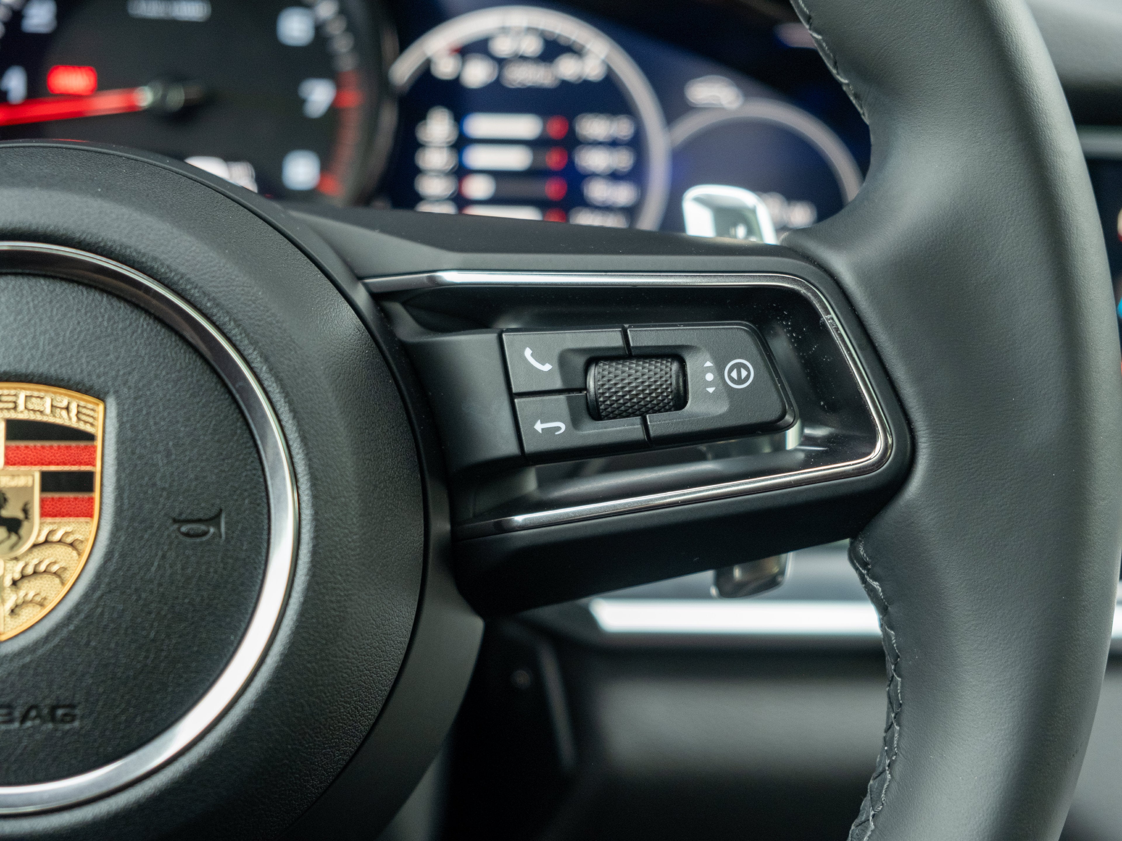 2023 Porsche Panamera 4 Platinum Edition