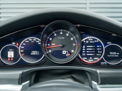 2023 Porsche Panamera 4 Platinum Edition