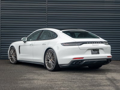 2023 Porsche Panamera 4 Platinum Edition