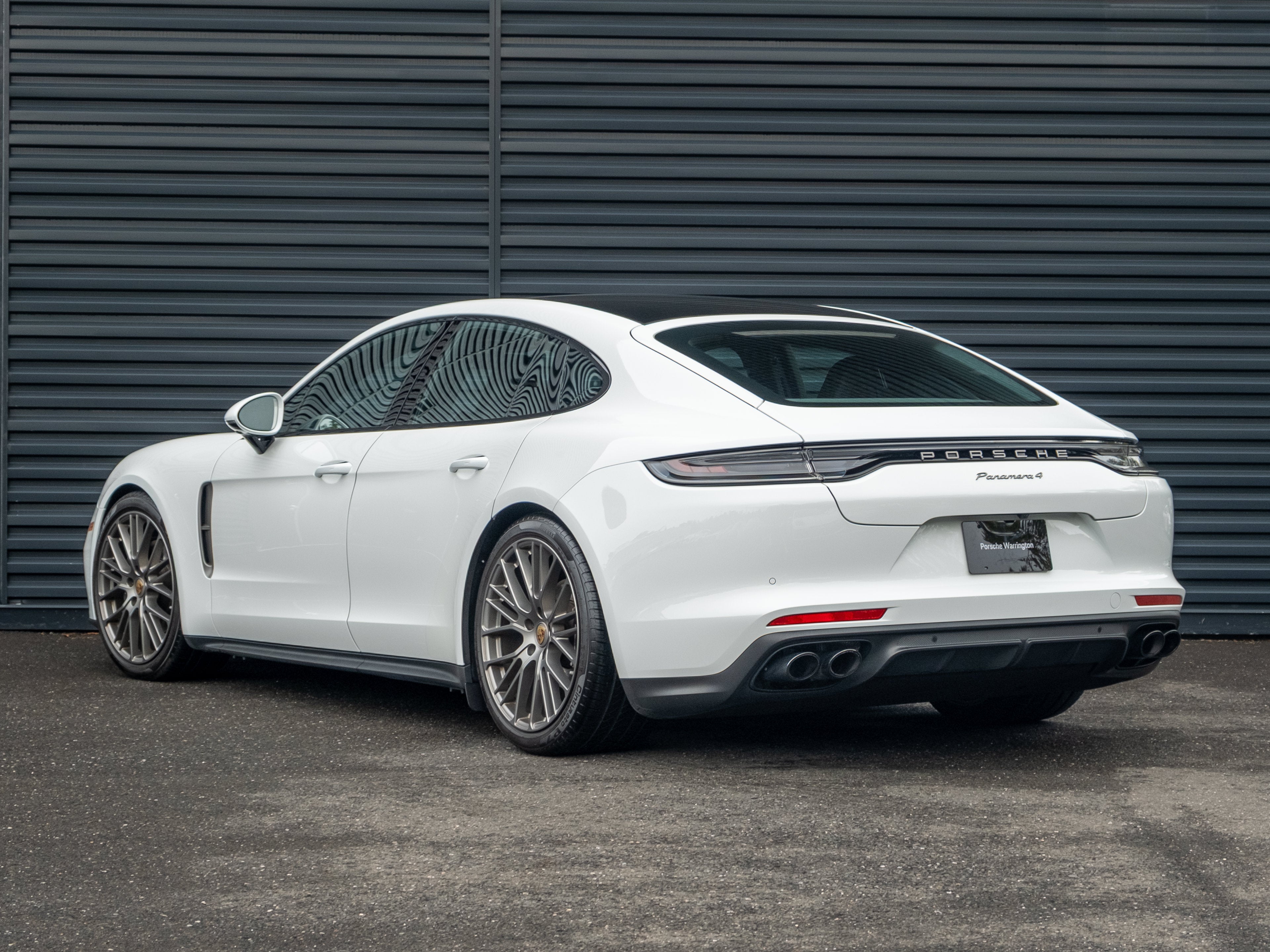 2023 Porsche Panamera 4 Platinum Edition