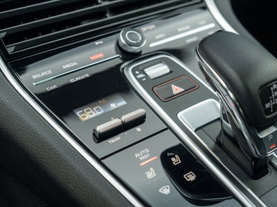 2023 Porsche Panamera 4 Platinum Edition