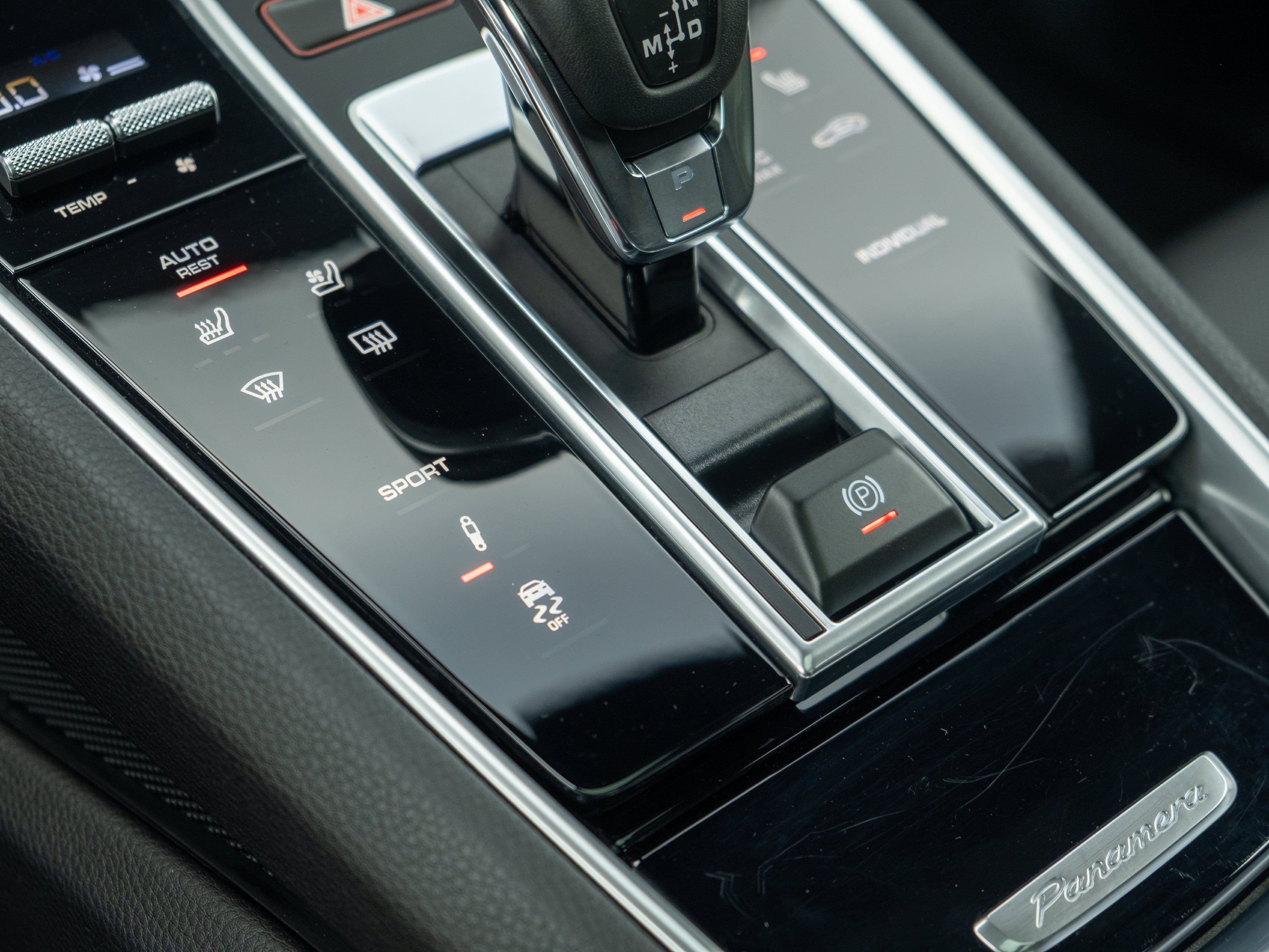 2023 Porsche Panamera 4 Platinum Edition