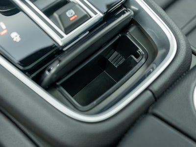 2023 Porsche Panamera 4 Platinum Edition