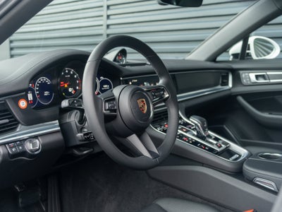 2023 Porsche Panamera 4 Platinum Edition