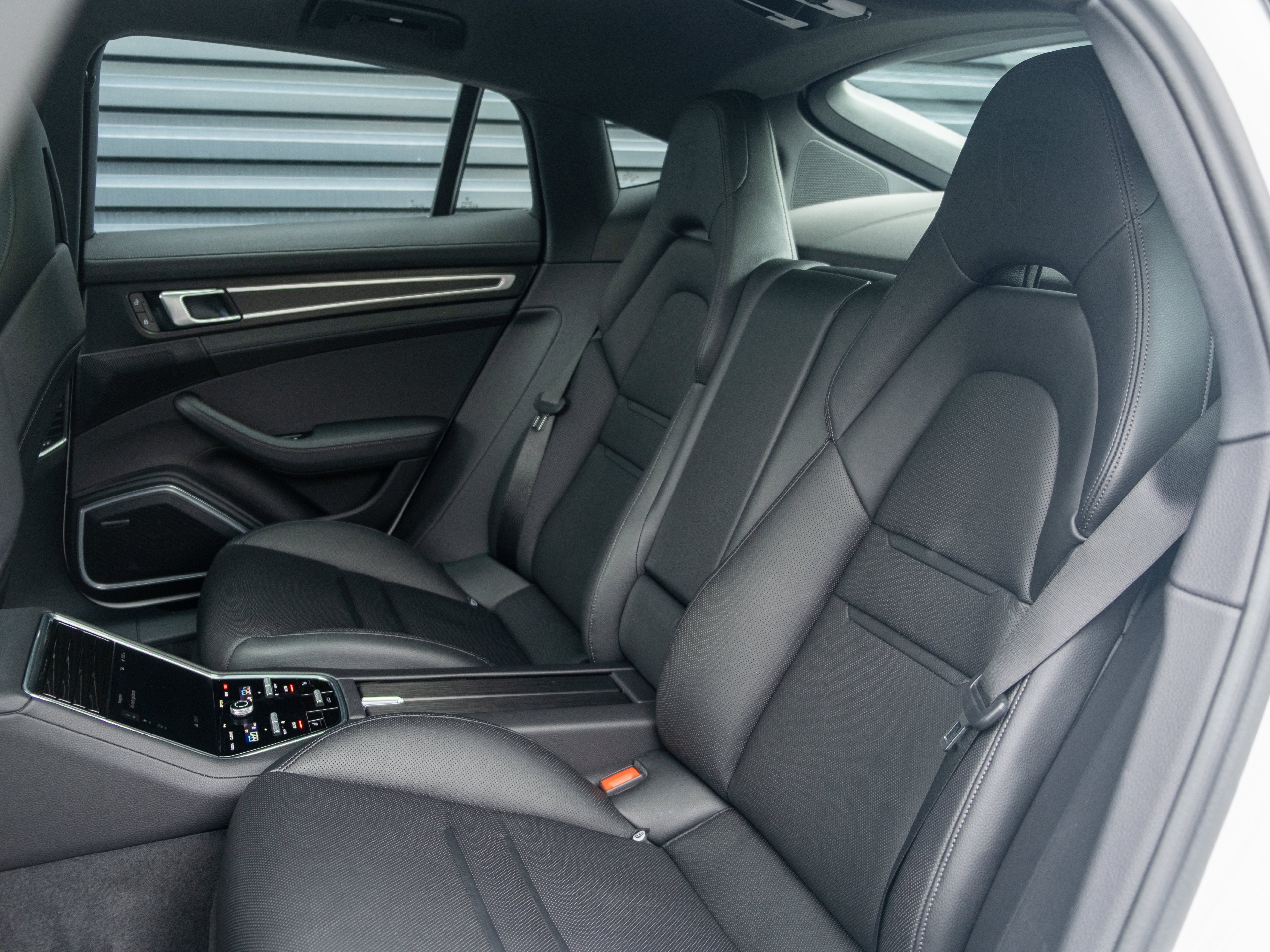 2023 Porsche Panamera 4 Platinum Edition