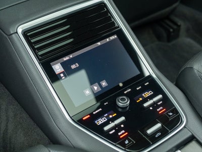 2023 Porsche Panamera 4 Platinum Edition