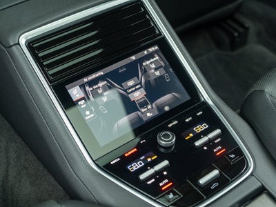 2023 Porsche Panamera 4 Platinum Edition