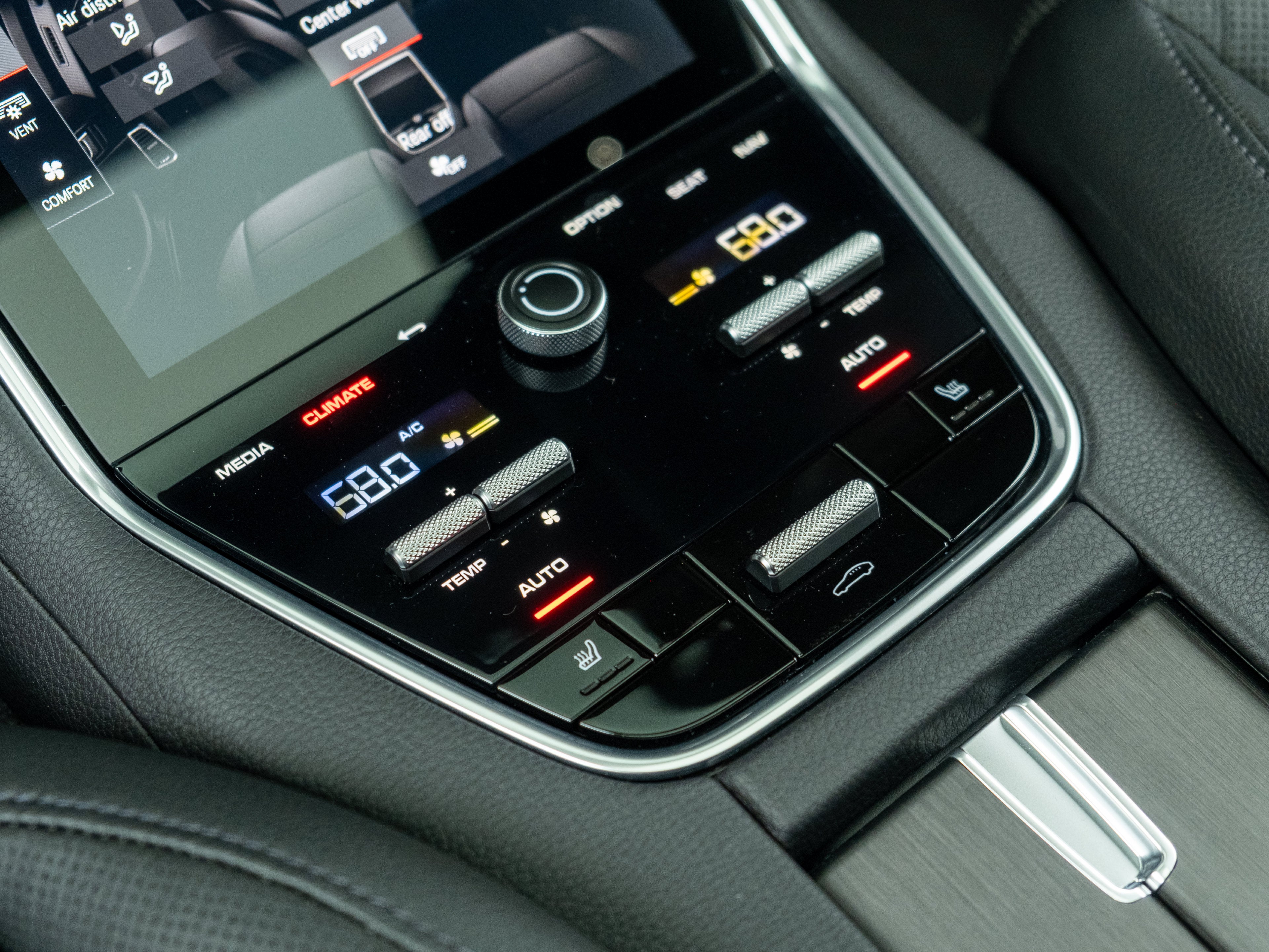 2023 Porsche Panamera 4 Platinum Edition