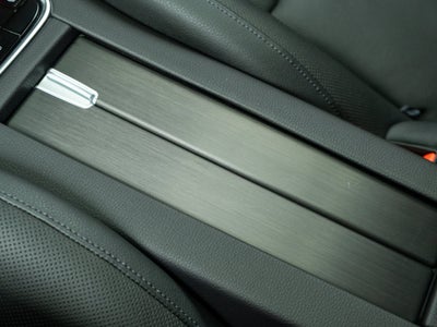2023 Porsche Panamera 4 Platinum Edition